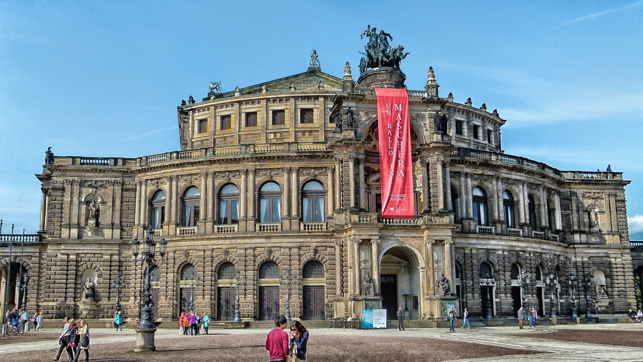 The Semperoper. Image by 12019 from Pixabay.